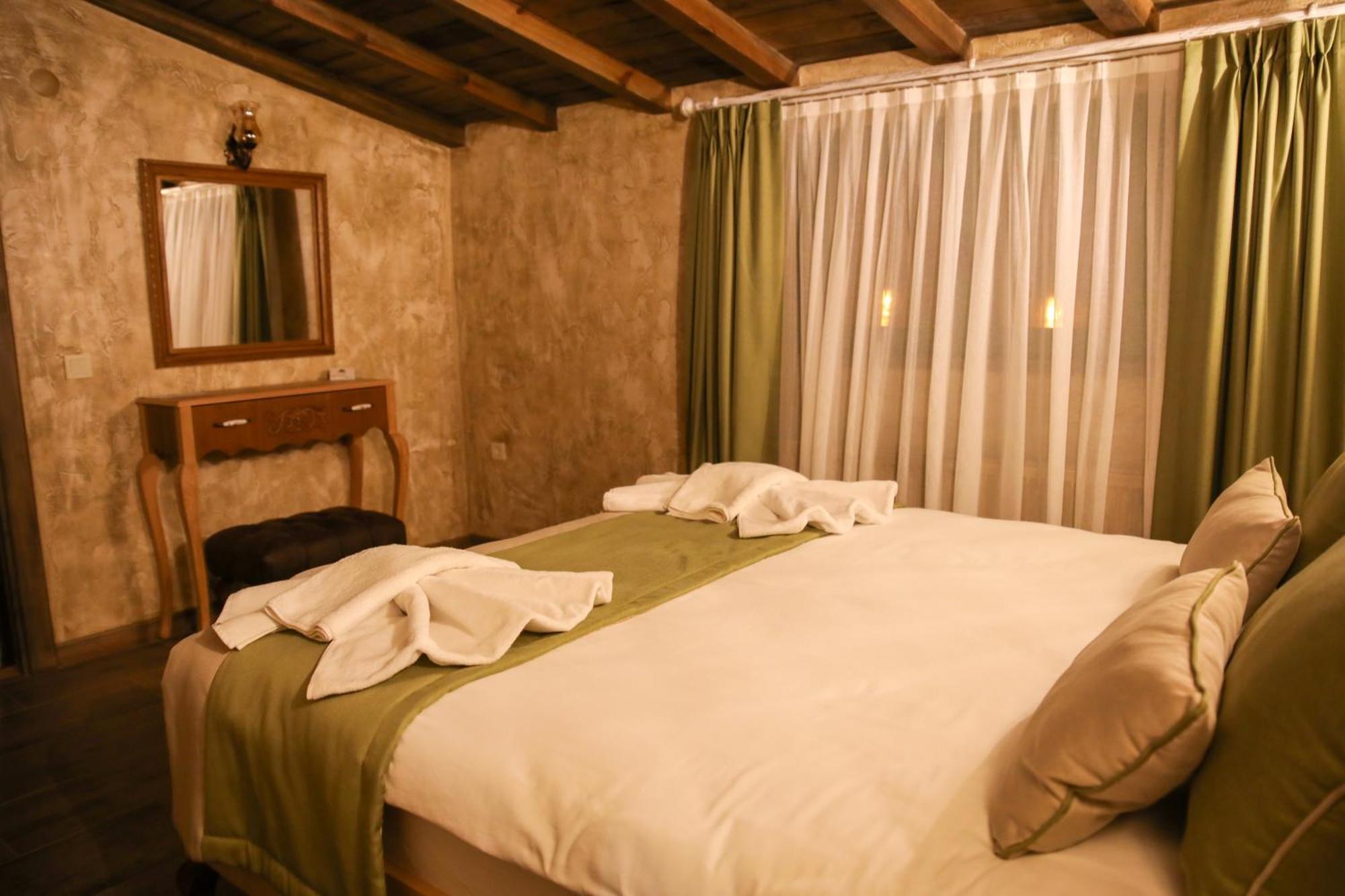Kazdagi Atila Bey Konagi Hotel Ayvacik ภายนอก รูปภาพ