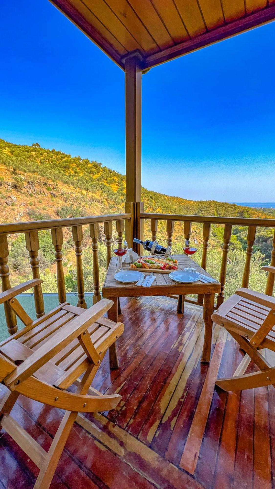 Kazdagi Atila Bey Konagi Hotel Ayvacik ภายนอก รูปภาพ