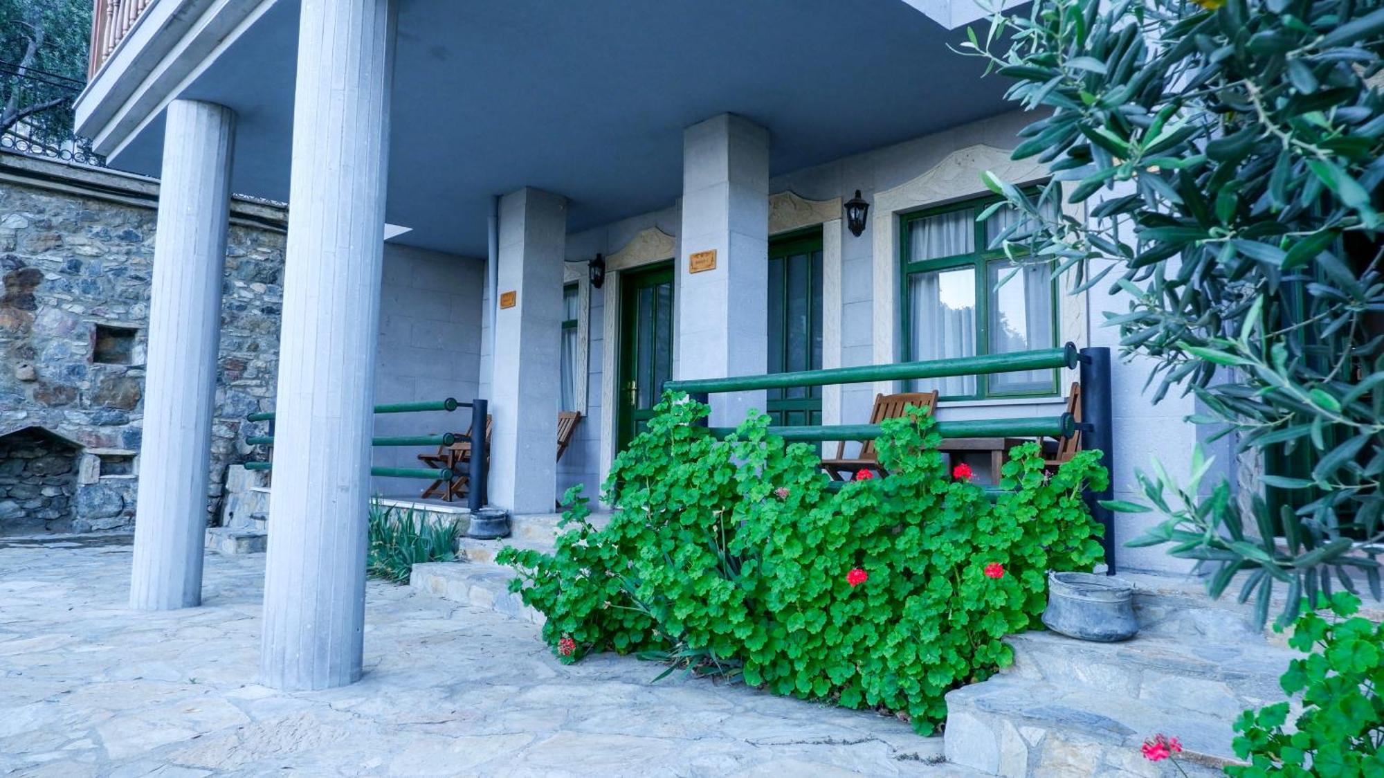 Kazdagi Atila Bey Konagi Hotel Ayvacik ภายนอก รูปภาพ