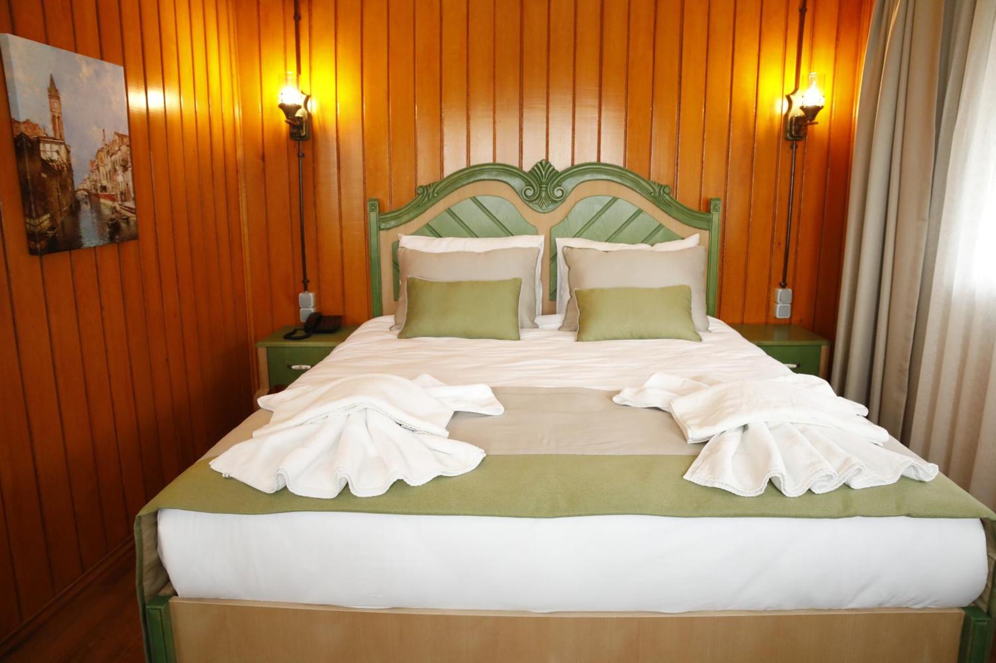 Kazdagi Atila Bey Konagi Hotel Ayvacik ภายนอก รูปภาพ