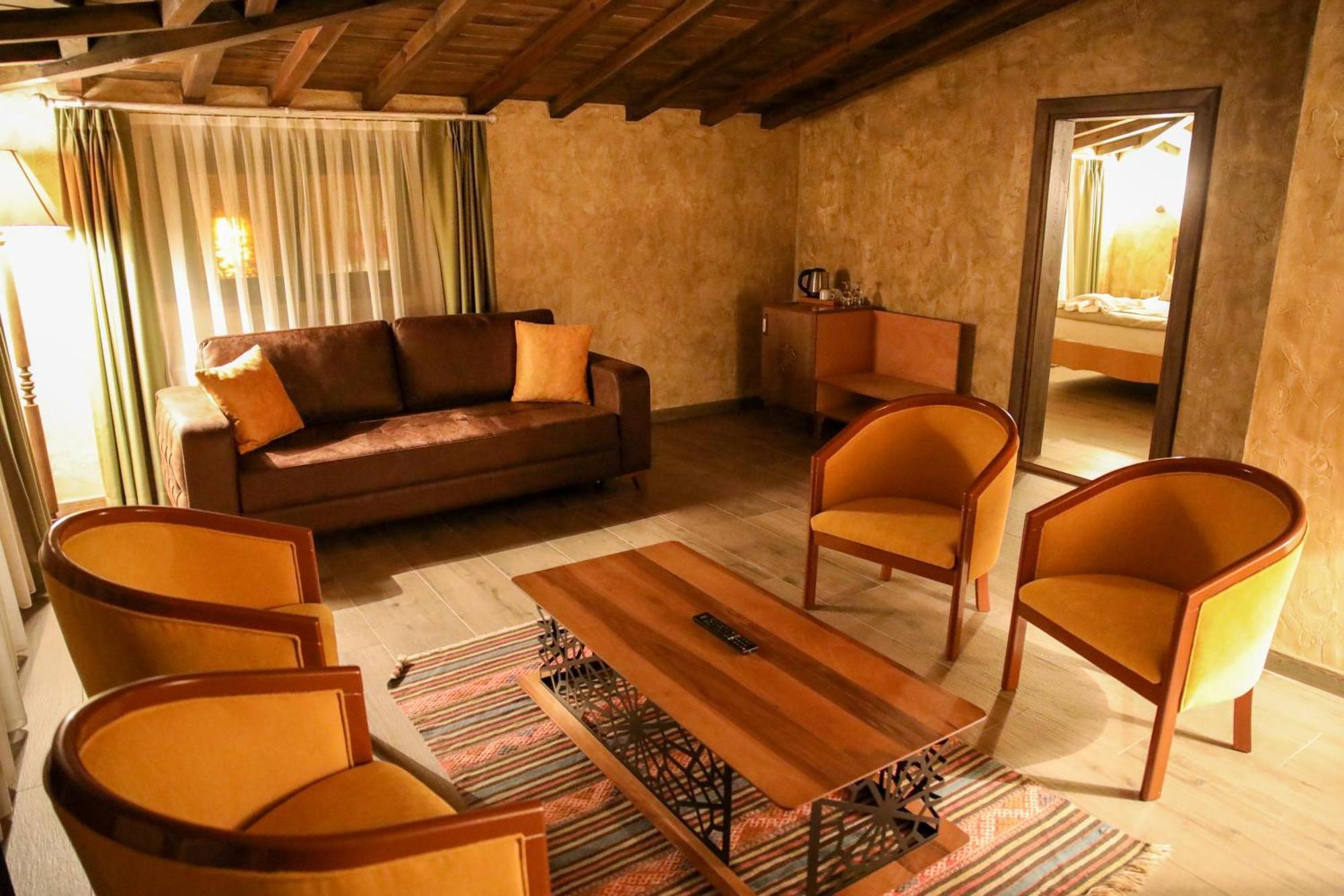 Kazdagi Atila Bey Konagi Hotel Ayvacik ภายนอก รูปภาพ