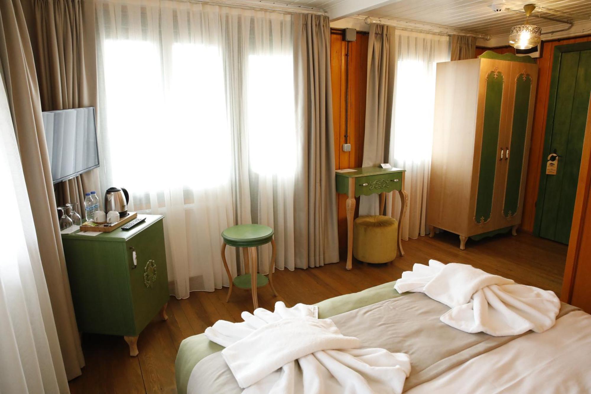 Kazdagi Atila Bey Konagi Hotel Ayvacik ภายนอก รูปภาพ