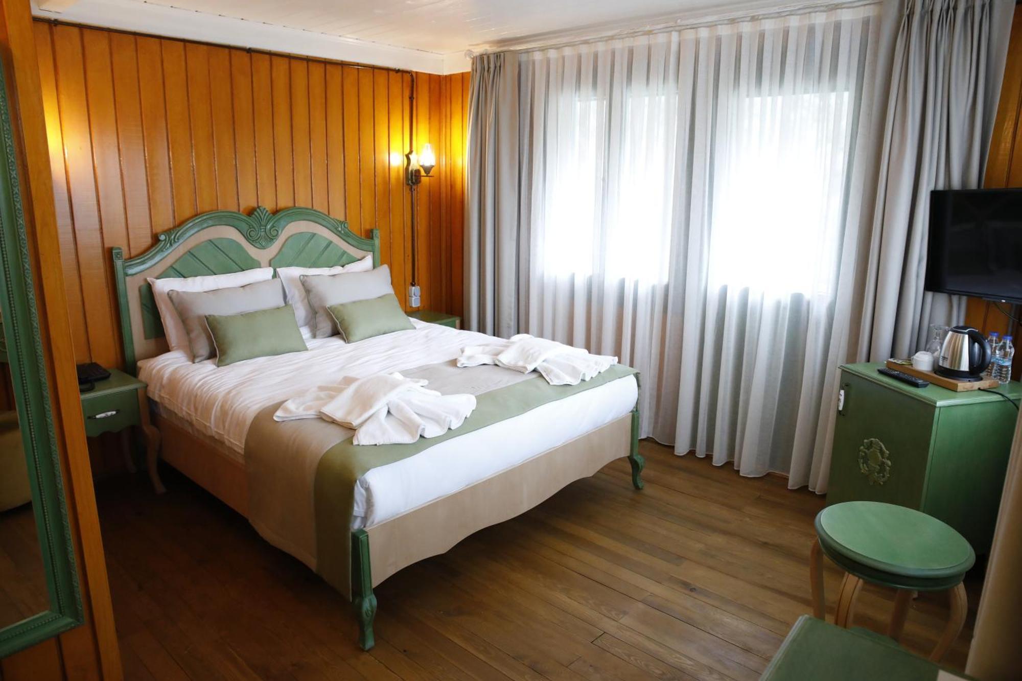 Kazdagi Atila Bey Konagi Hotel Ayvacik ภายนอก รูปภาพ