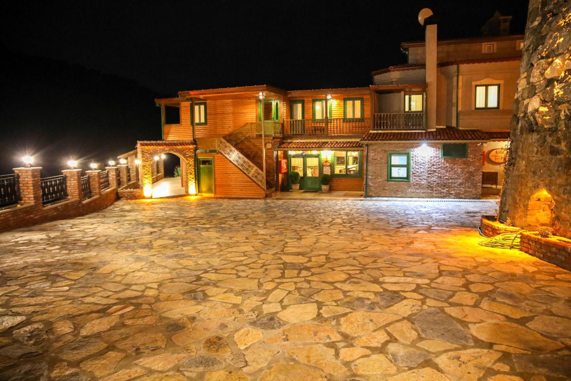 Kazdagi Atila Bey Konagi Hotel Ayvacik ภายนอก รูปภาพ